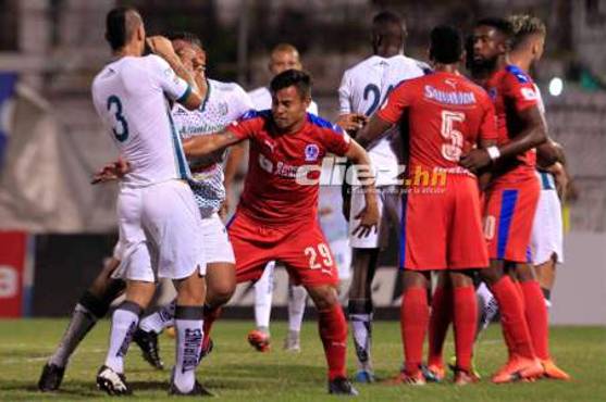 Platense y Olimpia todavía no se hacen daño en el estadio Excélsior. Foto Moisés Valenzuela