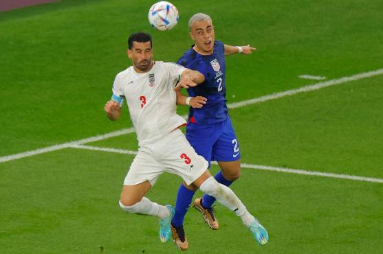 Estados Unidos, con gol de Pulisic, derrota a Irán y se clasifica a los octavos de final del Mundial de Qatar