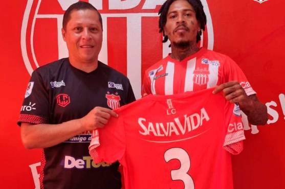 Así presentaron el viernes a Henry Figueroa como nuevo jugador de los cocoteros.