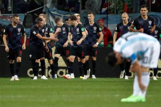 Argentina está perdiendo 1-0 ante Croacia. Este resultado complica a la albiceleste en sus aspiraciones de clasificar a octavos. Foto AFP