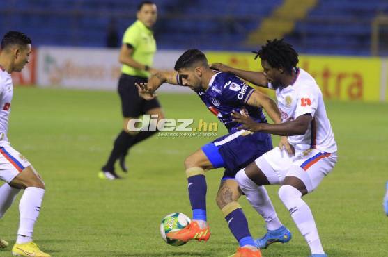Lucas Campana y su duro duelo ante José García. Foto: Neptalí Romero.