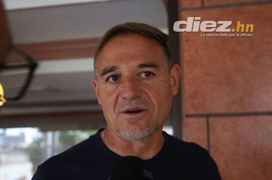 El DT del Ciclón Azul expuso que este impase no viajar con su equipo no trastoca sus planes.