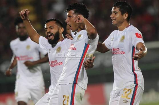 Así fue celebró José Pinto su golazo en la final de vuelta ante Alajuelense. FOTO: Alex Pérez