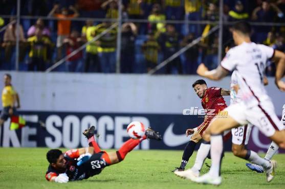 ¡Real España es goleado por el Alajuelense y la ilusión de la Liga Concacaf es ahora casi imposible para el auri!