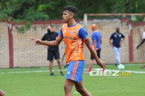 El defensa central Geremy Rodas espera debutar en el Torneo Apertura con los Lobos de la UPNFM.