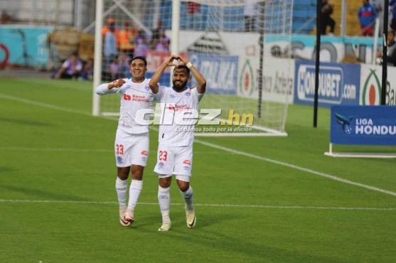 Doblete de Chirinos y un gol de Jorge Álvarez en el primer tiempo. Foto: David Romero