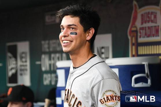Mauricio Dubón es el hondureño que juega en las grandes ligas de béisbol.