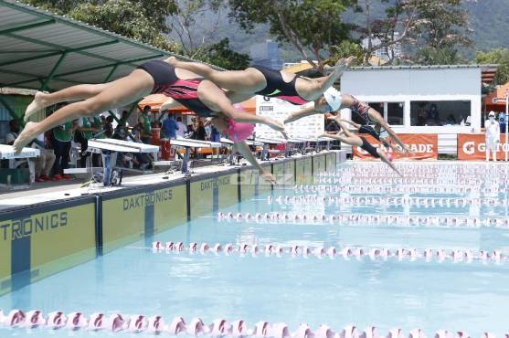 Nadador Gabriel Martínez rompe su propio récord nacional en el Torneo Internacional Delfines Sampedranos