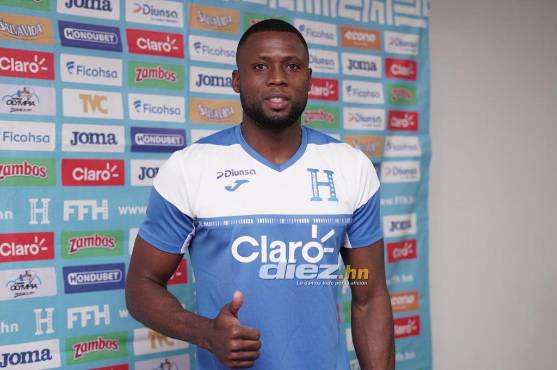 Yustin Arboleda, posó al lente de Diario Diez, tras su primera conferencia con la Selección de Honduras.