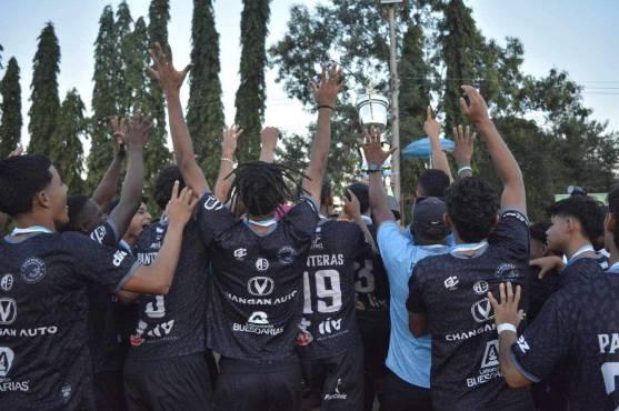 Elis está contento con el éxito de Panteras FC y revela el nuevo proyecto y cómo mantiene a sus jugadores: “Quiero estar en Segunda División