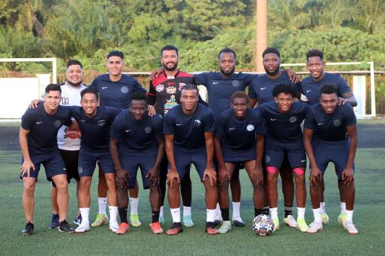 Este fue el equipo de los amigos de Romell Quiot. Elmer Güity y Gerson Chávez en el combo.