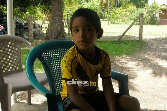 La camisa del Real España la lleva tatuada desde pequeño. En aquel entonces solo era un sueño, hoy ya es una realidad mundialista con Honduras. FOTO: Neptalí Romero.
