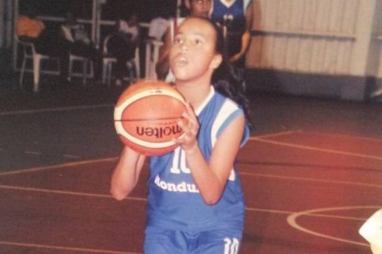 Desde muy pequeña empezó a formar parte del equipo de baloncesto de Honduras. FOTO: Cortesía.