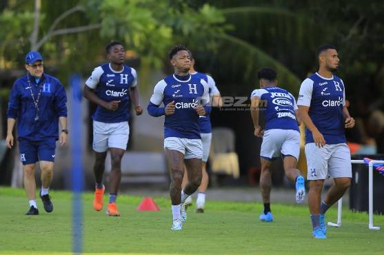 ¡Con nuevos rostros! Con casi nómina completa, la Selección de Honduras realizó su primer entrenamiento de cara al cierre de la eliminatoria