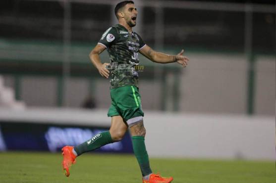 Lucas Campana anotó dos goles en la semifinal ante Olimpia.