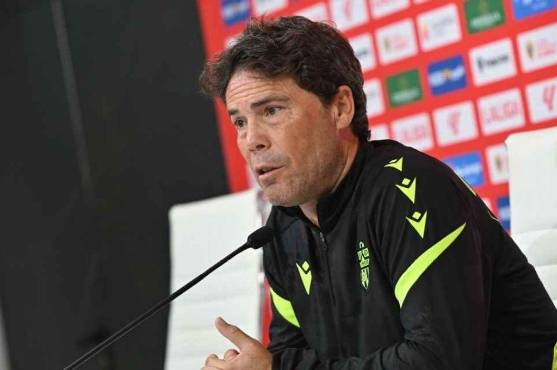 Él es técnico del UD Almería, Juan Francesc Ferrer,