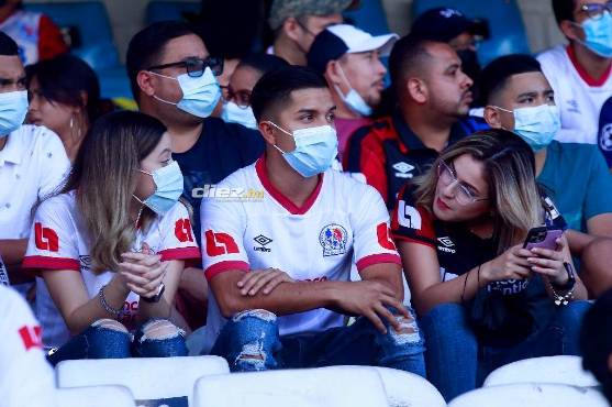 Olimpia ha vuelto a llevar mucha afición al recinto sampedrano, donde jugará su tercer juego consecutivo.