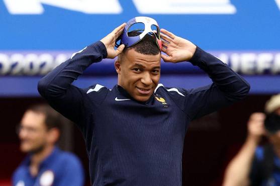 Mbappé no salió como titular ante Países Bajos.