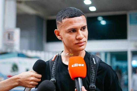 Kervin Arriaga antendió a DIEZ en su llegada para atender el llamado de la selección de Honduras. FOTO: Mauricio Ayala.