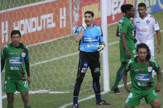 Manuel Keosseián regresará como entrenador a Marathón y trae de asistente al ex arquero uruguayo Juan Ángel Obelar