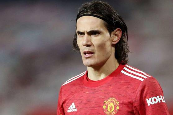 Edinson Cavani se quedó sin contrato en el Manchester United y busca nuevo club.