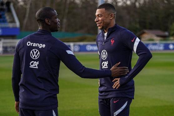 Mbappé y Pogba, concentrados con la selección de Francia.