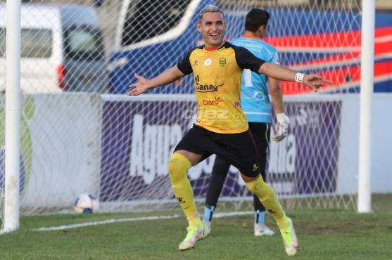 Omar Rosas hizo los goles con los que Real España consiguió su noveno y décimo tirunfo al hilo en el Clausura 2022.