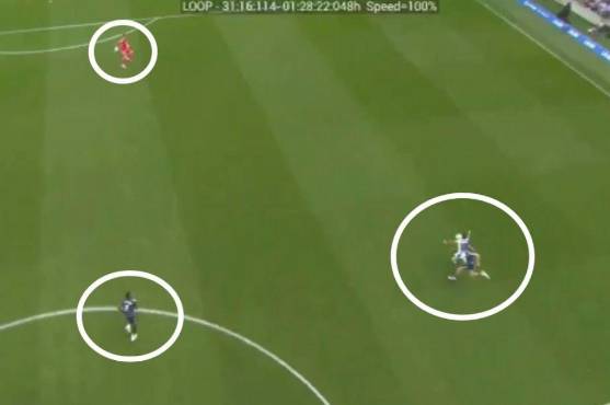 Esta es la imagen que miró el VAR para no intervenir en la roja a Huijsen en el triunfo del Real Madrid ante Real Sociedad