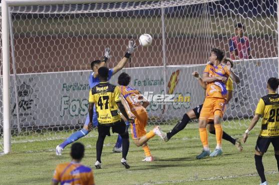 Real España doblegó a la UPNFM con agónico gol de Bryan Moya y los hunde en la pelea por no descenso