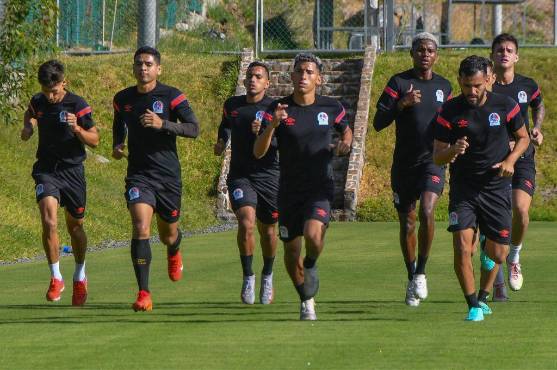 ¿Se queda en Olimpia? Alex López sale al paso tras su salida de Alajuelense y se pronuncia sobre su nuevo destino