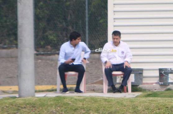 ¡Visita de lujo! Rafael Villeda, presidente del Olimpia, respalda al plantel con su presencia en el entrenamiento previo a la gran final