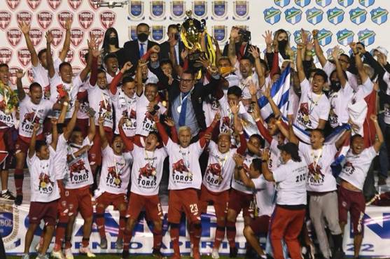 Malacateco se corona campeón del fútbol de Guatemala tras empatar con Comunicaciones de Júnior Lacayo