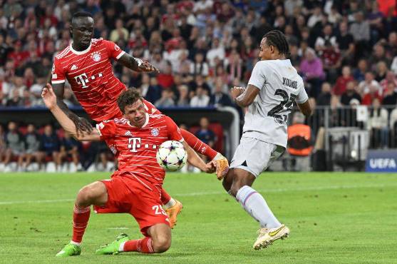 Mientras Müller estaba jugando ante el Barcelona, su casa estaba siendo robada.