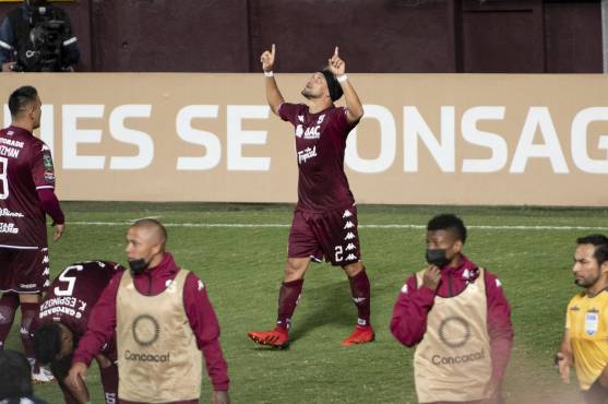 Darixon Vuelto falló una clara: Sarprissa impide el paso perfecto de los mexicanos y empata contra Pumas en Concachampions