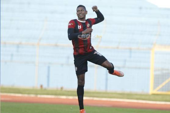 ¡Explotó “El Cocherito”! Carlo Costly, a sus 39 años, se estrena en Liga de Ascenso con hat-trick en triunfo del Lone FC