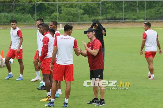 Don Pedro Troglio le dio la bendición a Juan Pablo Montes. Ambos se llevan muy bien.