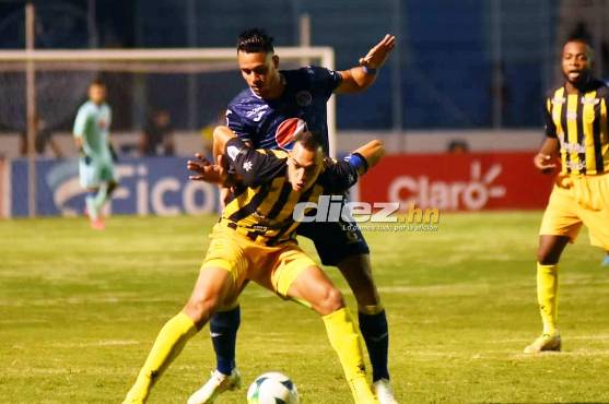 Real España sorprende con un equipo ‘B’ y le arranca el largo invicto al Motagua con doblete de Pedro Báez