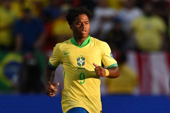 Endrick tendrá la gran responsabilidad de ocupar el lugar de Vinicius en los cuartos de final de la Copa América. Foto: afp