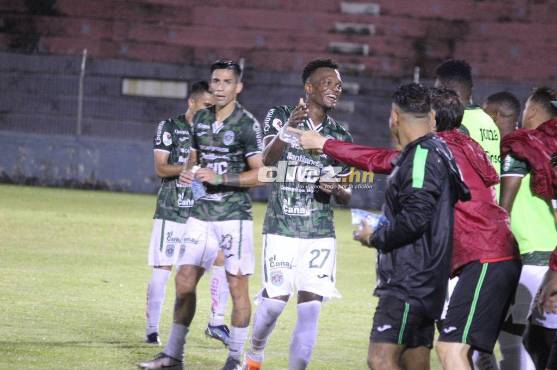 Félix Crisanto marcó el 1-1 de Marathón ante el Vida cuando ya estaba por terminar el primer tiempo. Foto: Samuel Zelaya.