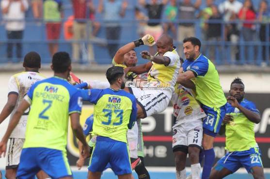 ¡Tremendo golpe! Génesis eliminó a Olancho en su propia casa; ahora se mete a las semifinales de la Liga Nacional