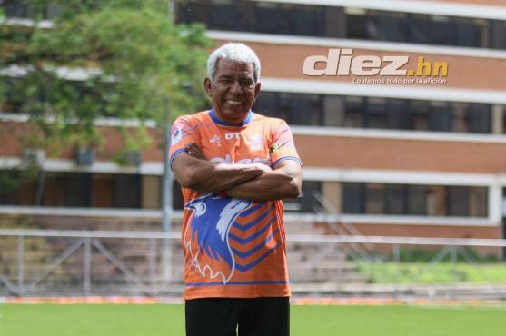 ¡Felicidad a tope! El técnico Héctor Castellón posó para el lente de nuestro fotógrafo, Marvin Salgado.