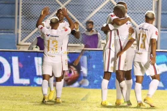 Olimpia regresa al triunfo en Liga Nacional y con dos bombazos fulmina al Vida para escalar al segundo lugar