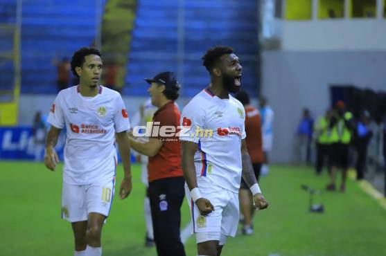 Así celebró Benguché su primer gol ante los Lobos. Foto: Melvin Cubas