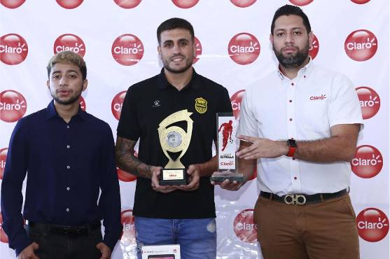 Ramiro Rocca gana el premio DIEZ al mejor extranjero: “Nunca me imaginé esto cuando pienso en los potreros donde jugaba”