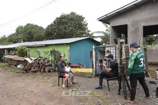 Así es el hogar donde vive Francisco Martínez en la aldea Santa Elena, Santa Cruz de Yojoa. FOTO: Neptalí Romero
