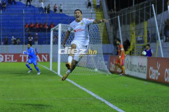 Kevin López sigue haciendo goles con la camisa de Olimpia. Pasa por un gran momento. Foto: Naptali Romero