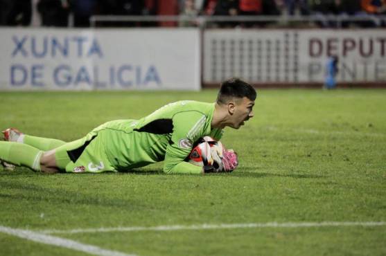 Adri López jugó en la victoria de Granada ante Arosa en la primera ronda de Copa del Rey.