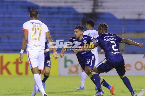 Así celebró Lucas Campana su gol ante Olimpia. El primero que hace en un clásico. Foto: Neptalí Romero.