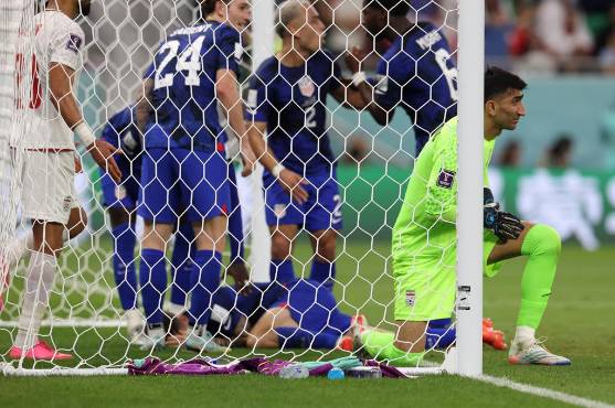 Estados Unidos, con gol de Pulisic, derrota a Irán y se clasifica a los octavos de final del Mundial de Qatar
