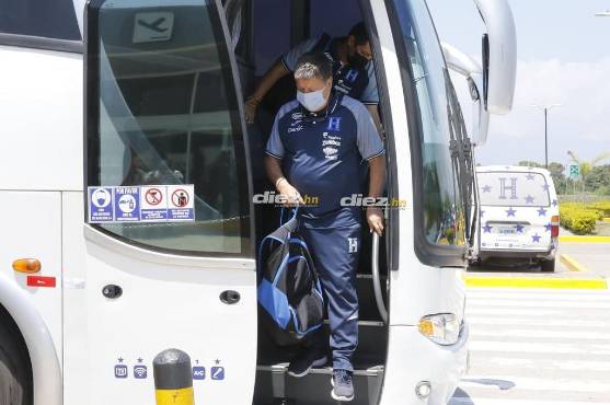 Selección de Honduras viaja a Panamá y Bolillo advierte que van buscando “cómo rompemos” la mala racha”
